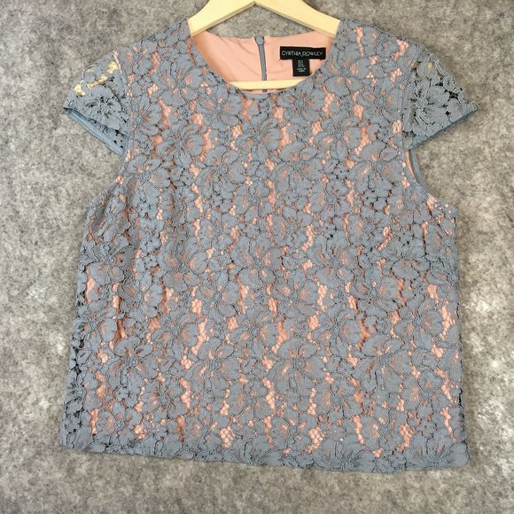 Cynthia Rowley Blouse Top 2 XS Lace Shell Dusty Blue Floral Cap Sleeve Career - Picture 1 of 13